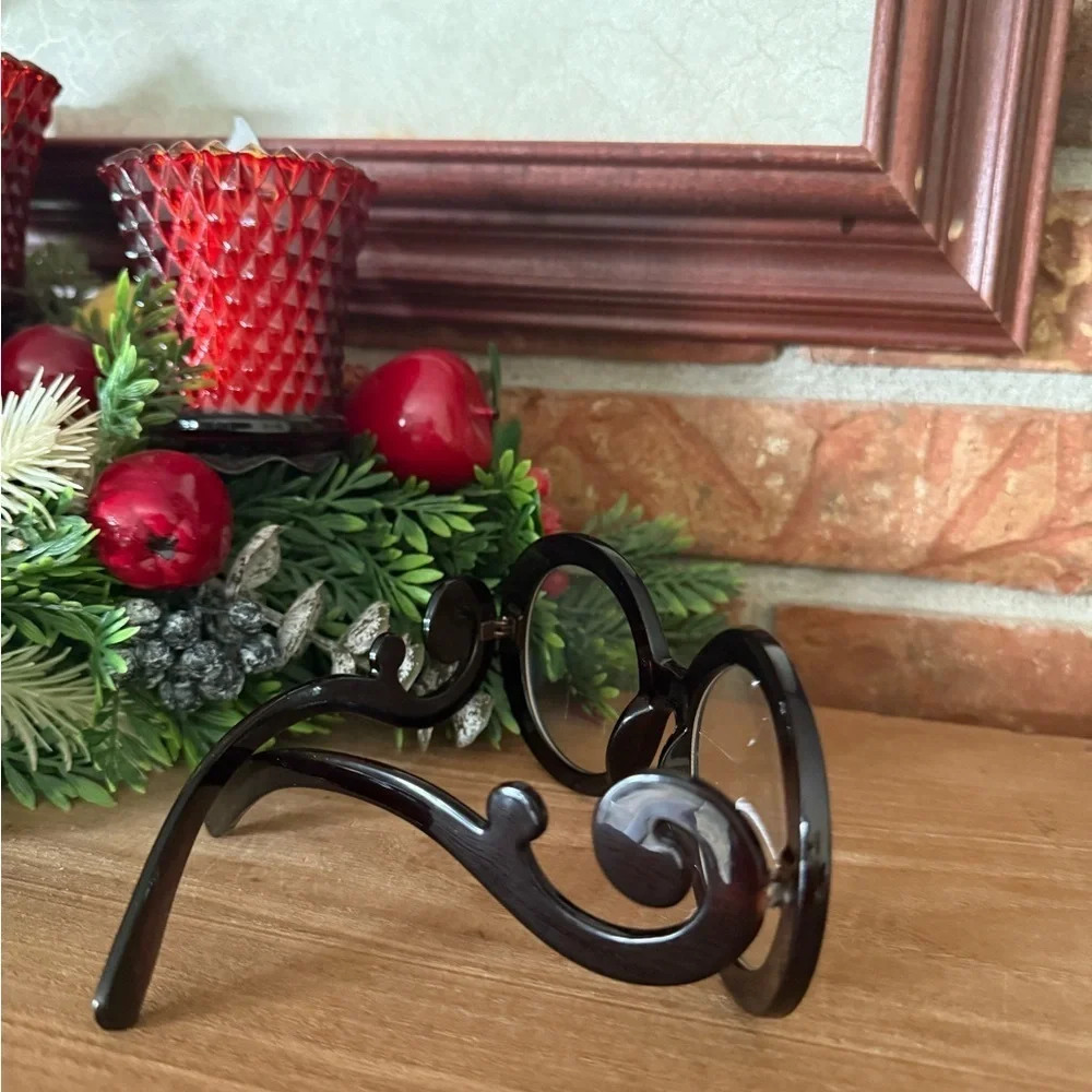 Stylish Black Oversized Baroque Swirl Hollywood UV 400 Sunglasses